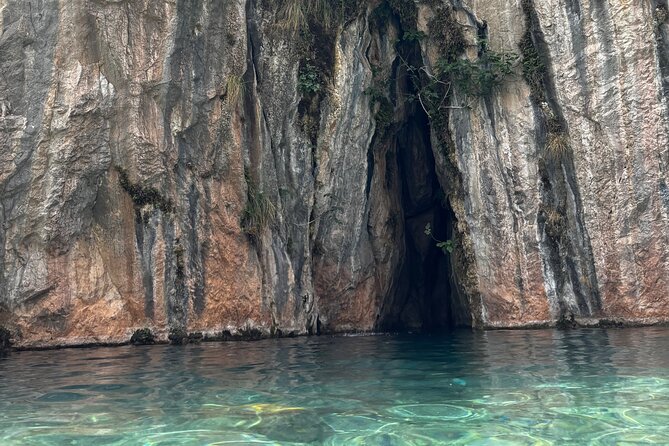 Valencia Tour Montanejos Hot Springs and Waterfall of the Bride - A guided nature day from Valencia’s Avenida d’Aragó