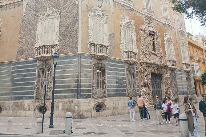 Valencia tour with cathedral included. - Language, tickets, and meeting point basics that actually help