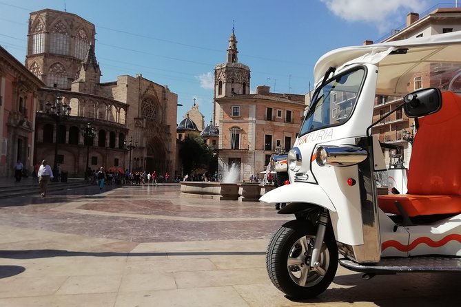 Valencia: Tuk Tuk Full City Tour - North Station Area and Carrer de Colón: A City-in-Transit Perspective