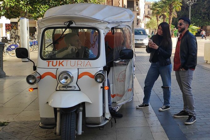 Valencia: Tuk Tuk Historical Tour - Meeting point, pickup timing, and how the hour is paced