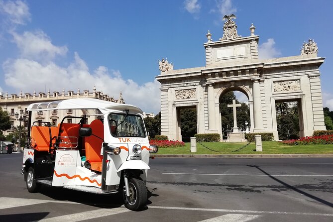Valencia: Tuk Tuk Historical Tour - Almudin building and finishing at the original start spot