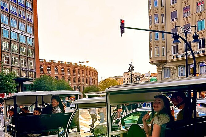 Valencia: Tuk tuk tour - The Puente de las Flores: plan around the flower timing
