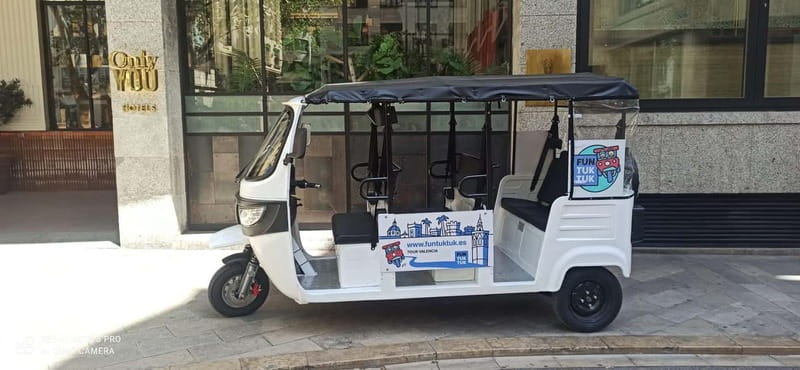 Valencia: TukTuk Tours - Getting Started at C. de la Blanqueria 3 (Near the Serranos Towers)