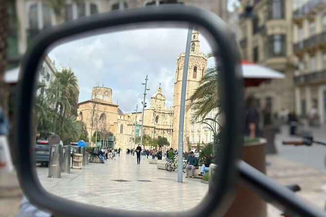 Valencia: Visit the Historic Center of Valencia in Tuk Tuk - A 1-hour tuk tuk ride through Valencia’s old streets