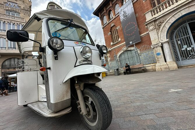 Valencia: Visit the Historic Center of Valencia in Tuk Tuk - Monument fees: what’s included, what’s not