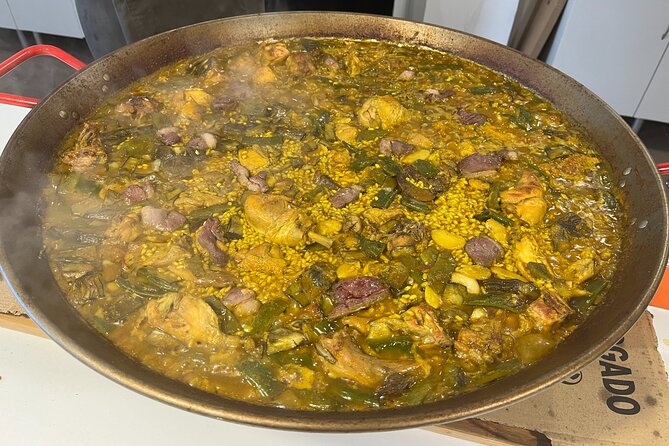 Valencian Paella class with welcome drinks and tapas - The instructors: why the vibe can make or break the class