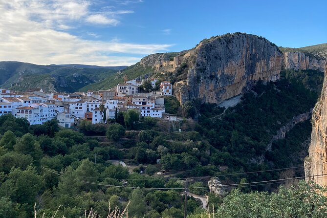 Walking Tour of the Hanging Bridges of Canyon de Turia and Chulilla Village - A Valencia day trip that actually changes scenery