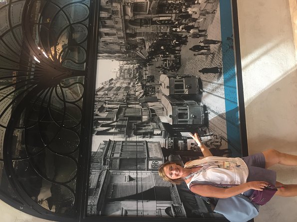 Walking tour through the old town with a Dutch-speaking city guide - Where the Tour Starts: Pl. de l’Ajuntament to Plaça de la Verge