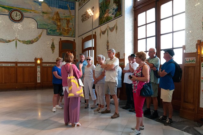 Walking tour through the old town with a Dutch-speaking city guide - Who This Tour Is Best For (and Who Might Want Something Different)