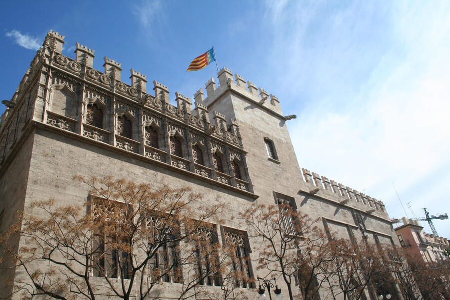 Walking Tour through Valencia's Historic Centre - Silk Exchange: Trading History You Can Feel in the Details