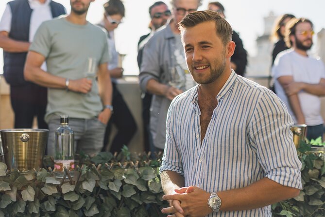 Wine Tasting Experience with a Professional Sommelier in Valencia City Center - Tips to get more out of the evening