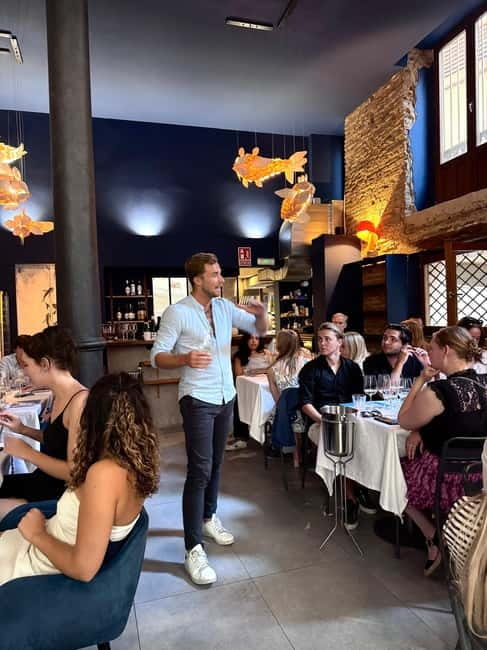 Wine Tasting with Professional Sommelier in centre Valencia - Pairing Spanish snacks and petit fours with each pour