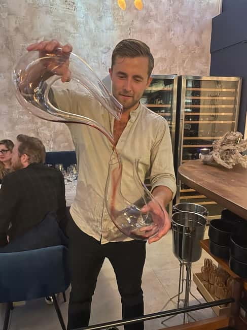 Wine Tasting with Professional Sommelier in centre Valencia - Two hours well spent: central Valencia, no long detours